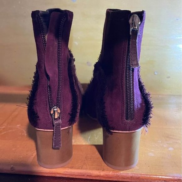 NEW Bernardo Ingrid burgundy Kid Suede Ankle Boots with fringe - Picture 2 of 3